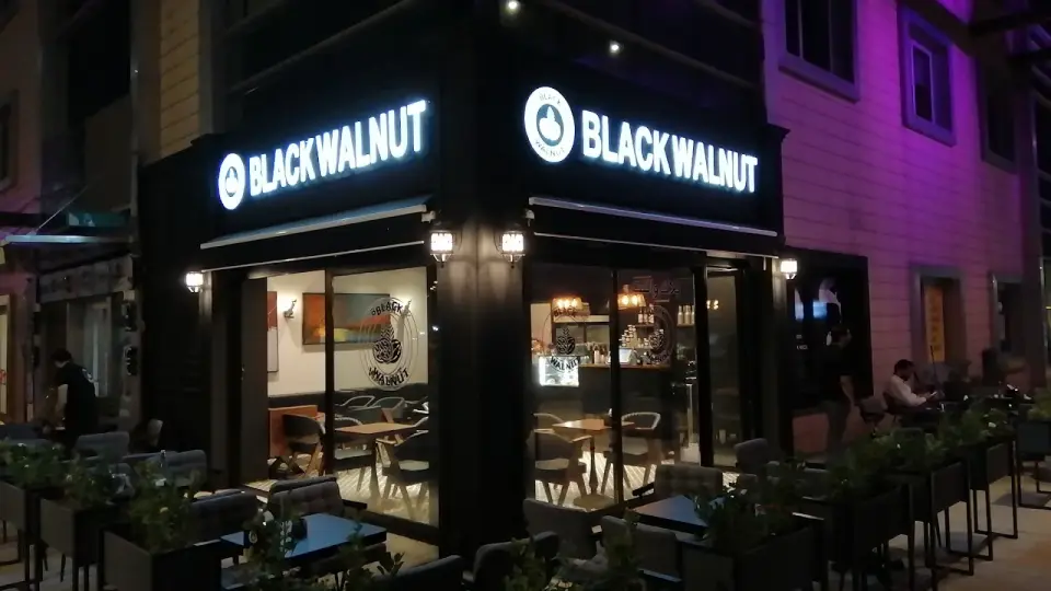 Black walnut cafe- قاوەخانەی بلاک واڵنەت · Erbil (Hewlêr)