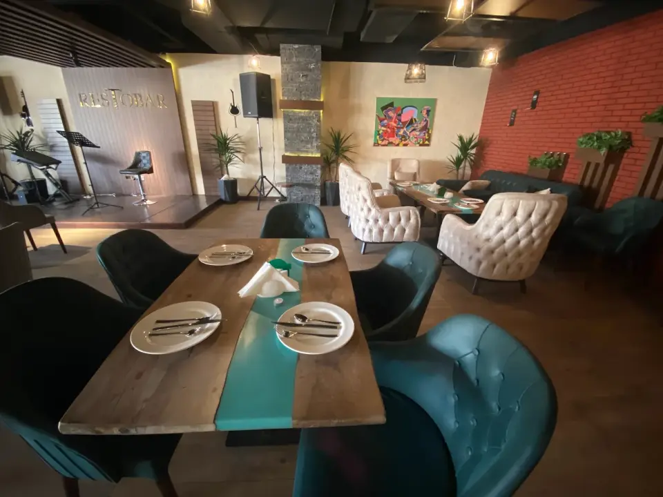 RESTOBAR RESTAURANT & BAR - رێستۆباڕ · Erbil (Hewlêr)
