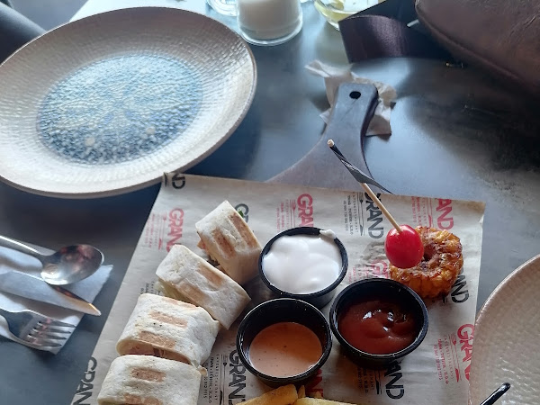 وێنەی پێداچوونەوەی کڕیار بۆ Grand Cafe & Restaurant مطعم و كافي گراند