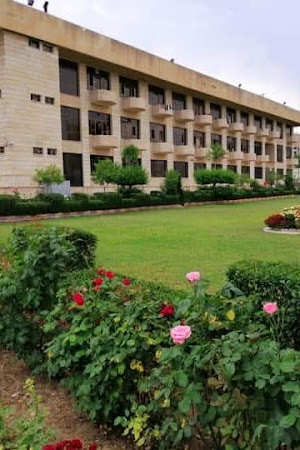 وێنەی پێداچوونەوەی کڕیار بۆ University of Sulaimania Boys Dormitory- داخلی مەجیدبەگی کوڕان